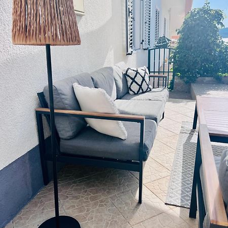 Apartmani-Okrug Gornji-Ciovo トロギール エクステリア 写真