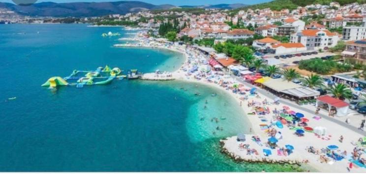 Apartmani-Okrug Gornji-Ciovo トロギール エクステリア 写真