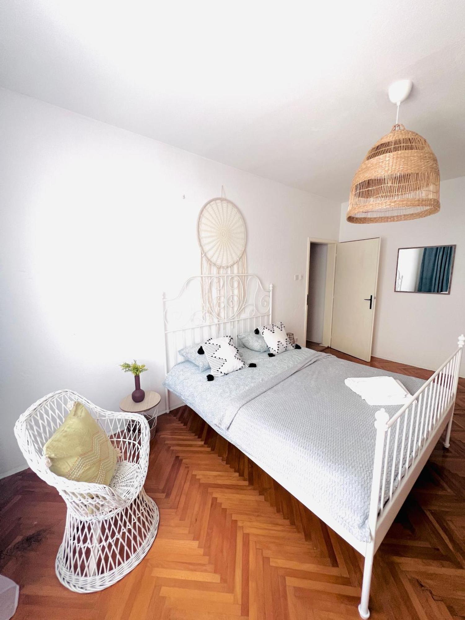 Apartmani-Okrug Gornji-Ciovo トロギール エクステリア 写真